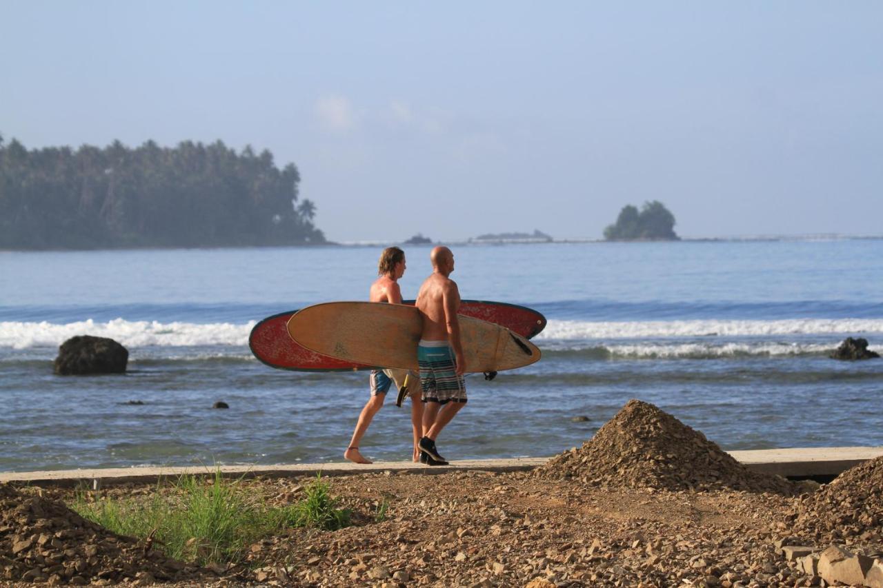 Oseda Nias Surf House Hotel Hilibotodane Kültér fotó